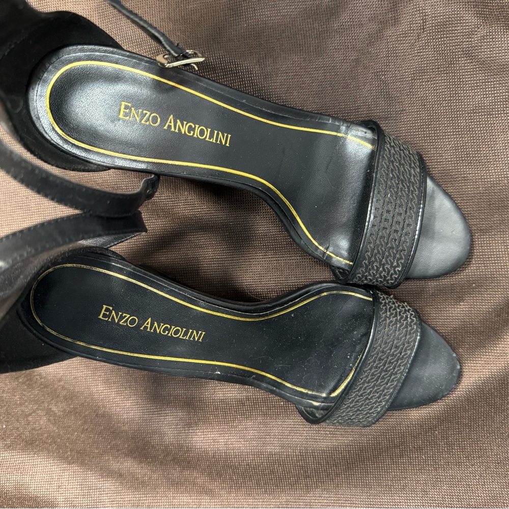 Enzo Angiolini Black Wedge Heels with Sophisticated Design
